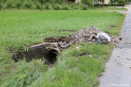 Včerajšnje močno neurje v Motniku (4)